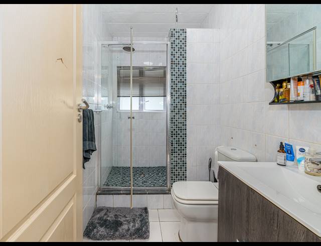 3 BEDROOM APARTMENT TO LET IN MORNINGSIDE